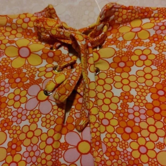 🐣  Stylish Retro Blouse ~ NWT - Picture 2 of 3